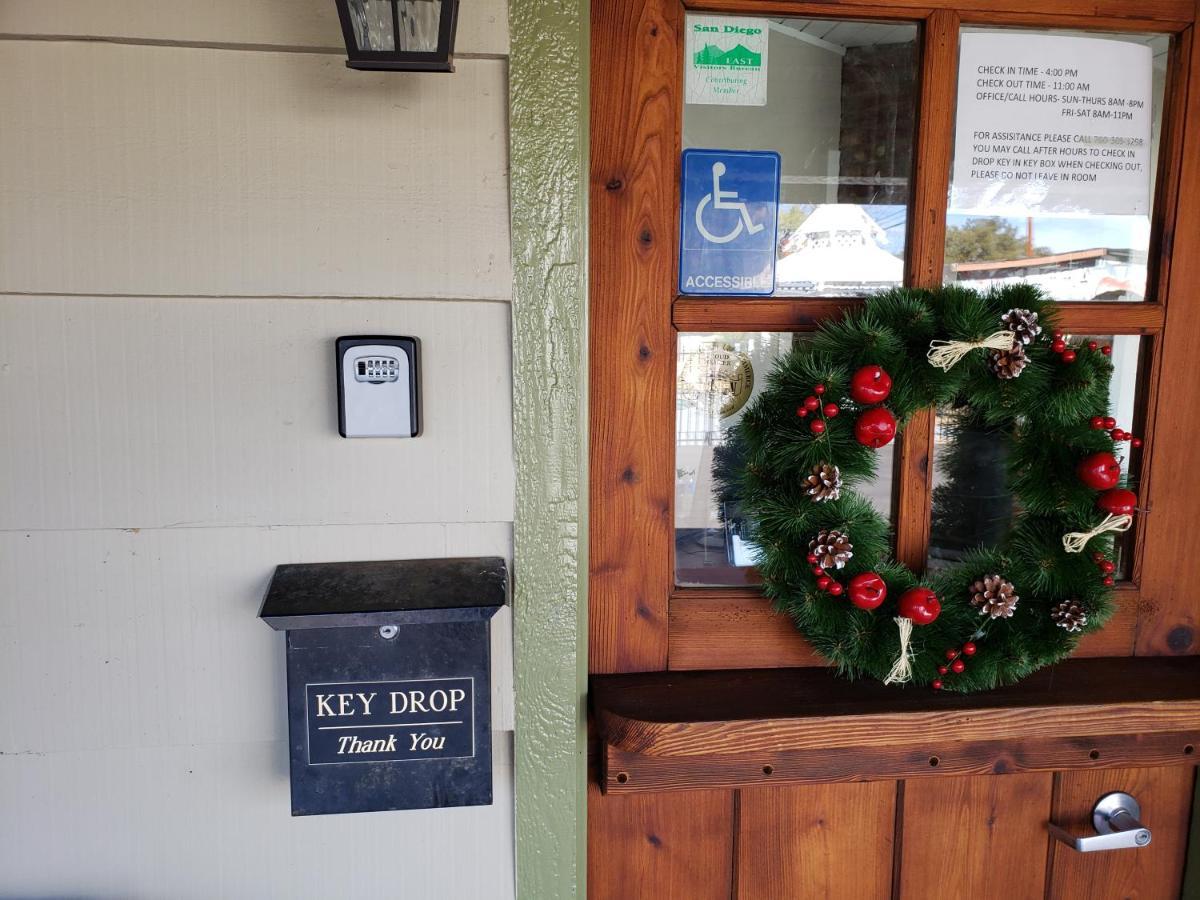 Apple Tree Inn Джулиан Екстериор снимка